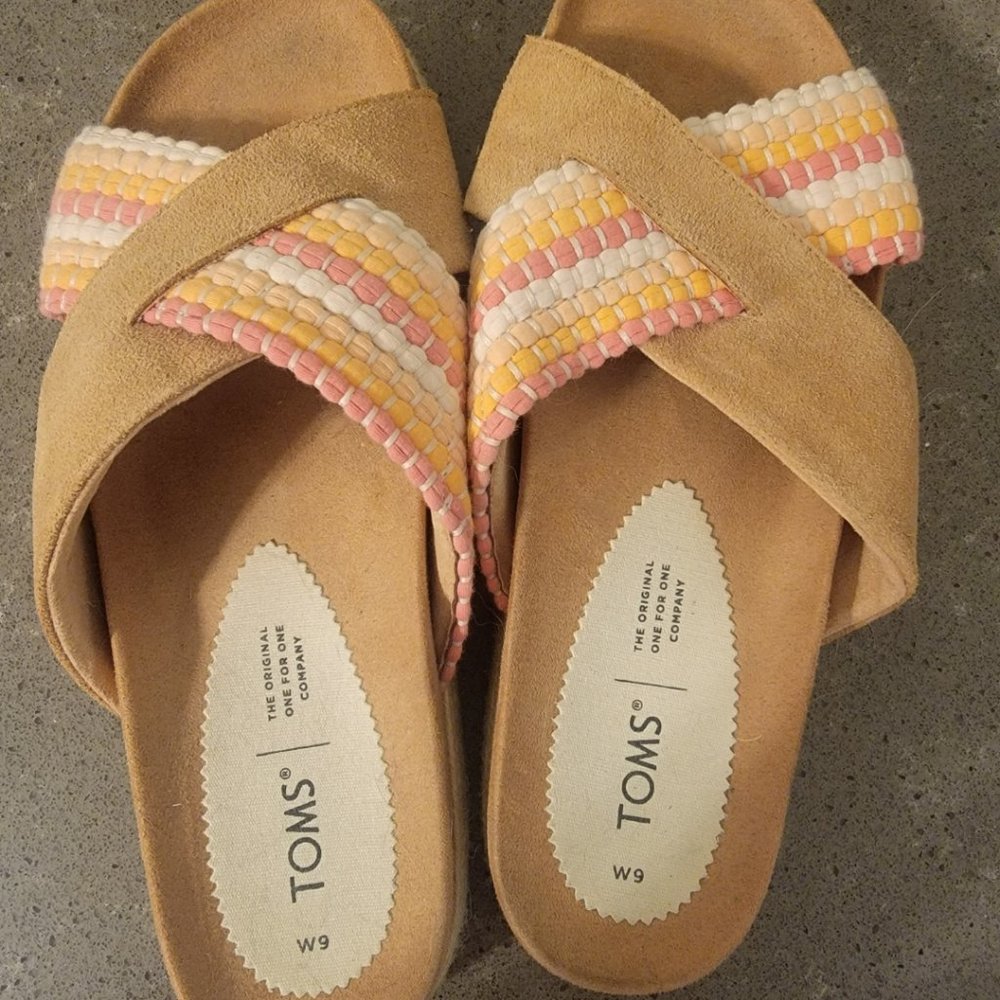 Toms